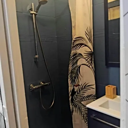 Appartement Petit Proche De La Defense Puteaux